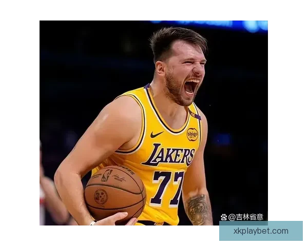 湖人迎战联盟第一詹姆斯严肃东契奇大笑保罗辟谣支持老詹